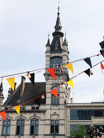 🇧🇪 Aujourd’hui, le Festifood se met aux couleurs de la Belgique ! ❤️💛🖤

On est prêts à vous accueillir pour une soirée qui s’annonce exceptionnelle sur la Place Verte à Charleroi🔥
🍽️ Aujourd’hui uniquement (10 juillet | 18h → 00h) :
✨ Tous les plats à 10€
🎟️ Entrée gratuite
⚽ Diffusion du match Belgique 🇧🇪 - Espagne 🇪🇸 à 21h sur écran géant
🥁 Une fanfare pour mettre l’ambiance avant le coup d’envoi
🍷 2 plats achetés = 1 verre de vin rouge offert
🍻 Si la Belgique gagne : 1+1 sur les boissons au bar !

Et pour que tout le monde profite de la soirée, une zone enfants est installée juste devant l’écran géant.
Bonne cuisine, bonne ambiance et tous derrière les Diables Rouges… On vous attend nombreux ! 🇧🇪❤️
