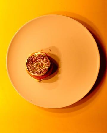 Samen tegen voedselverspilling. 🤝 Ook dit jaar doen we mee aan @streetsmart_belgium, een fundraiser van Belgische topchefs voor de Belgische Voedselbank. 

Kom bij ons eten tijdens de maanden november en december en voeg een vrijwillige bijdrage van € 2 per tafel toe aan de eindafrekening. 100 % van de bijdragen zorgen voor de bevoorrading van lokale voedselbanken.

Klein gebaar, groot verschil.

@wolfram.studio_ 

#Streetsmart