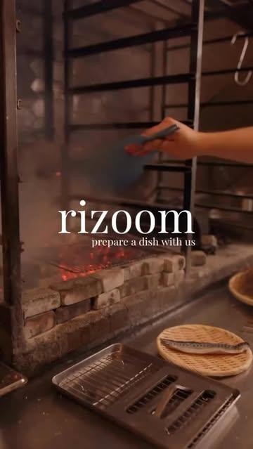 Mackerel & lovage. 

🎥: @tom.photo 

#rizoom #gent #finedining #gastronomie #tablefever